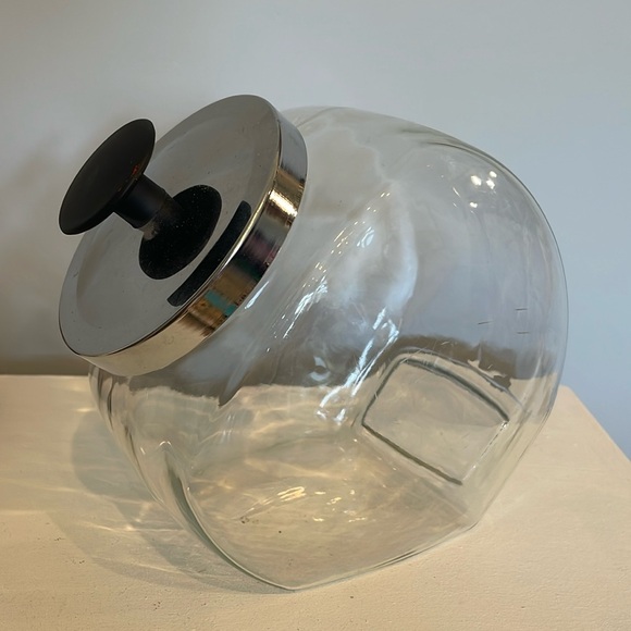 Glass drug store style cookie /candy jar with lid - Picture 1 of 2